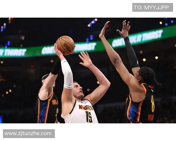 亚历山大持球突破 篮下一打三抛投命中 亚历山大持球突破 篮下一打三抛投命中