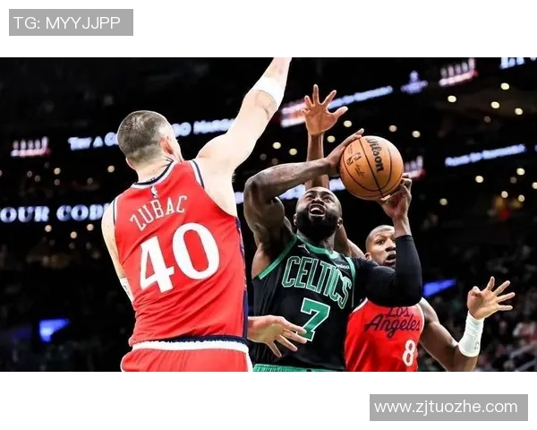 快船118-121惜败绿军，哈登19秒狂飙9分空砍37+7+8，布朗33+12